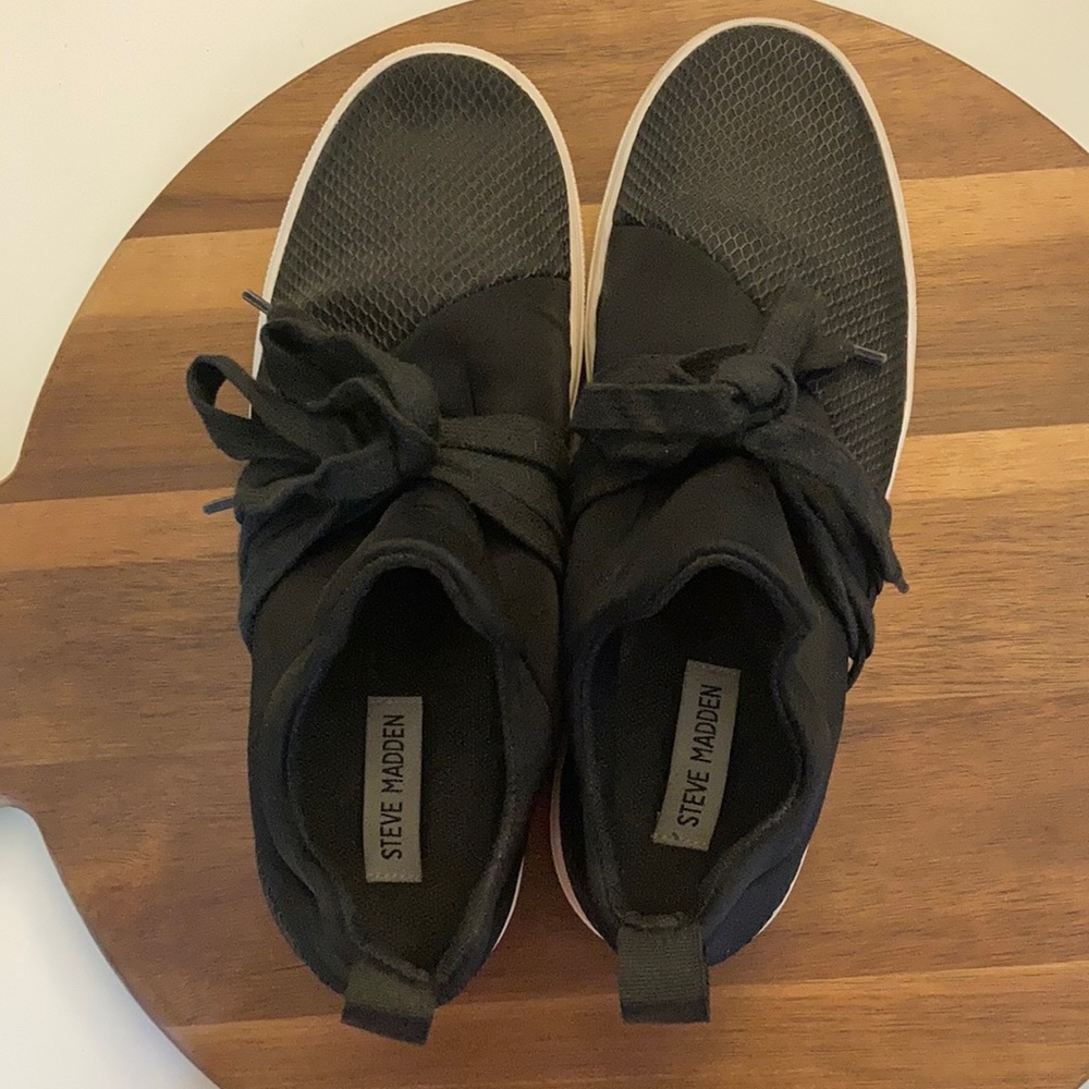 Steve Madden Lancer Sneaker